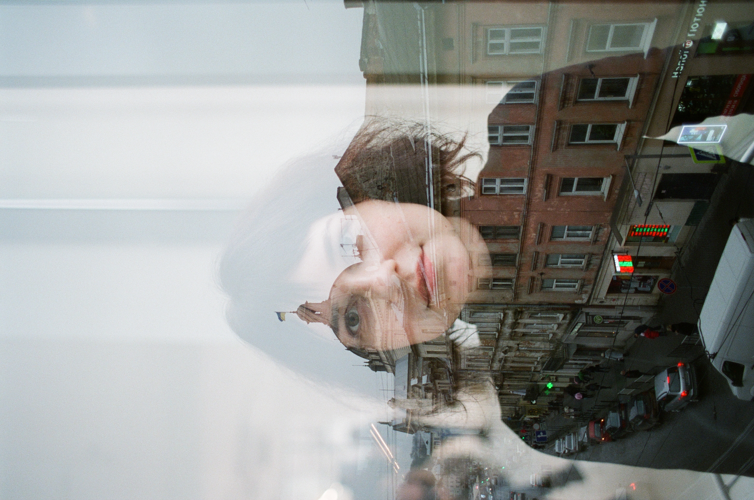 film - 9430d0_25d5609eea254b8cbe63ba18ce503b30~mv2.jpg